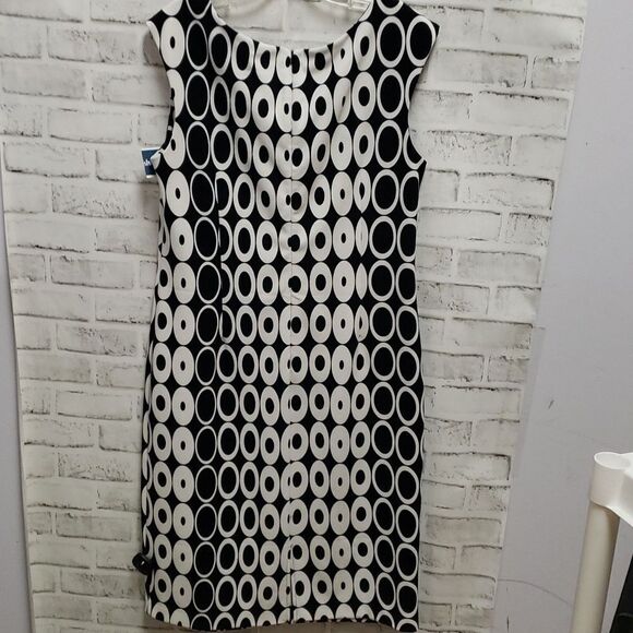 Phase 7 dress - Picture 3 of 3